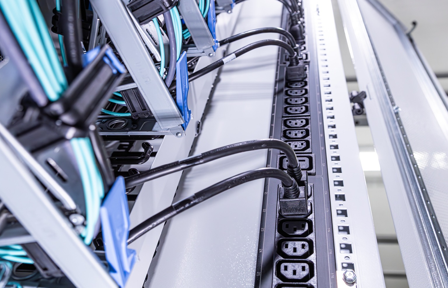 Verkabelung eines Inhouse Rechenzentrums von PA systems